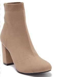 # MIA Women’s Erika Stretch Bootie In Dark Sand Color NIB - Reemoly